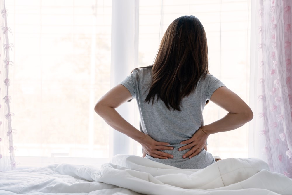 Những thói quen thường ngày làm ảnh hưởng xấu đến cột sống